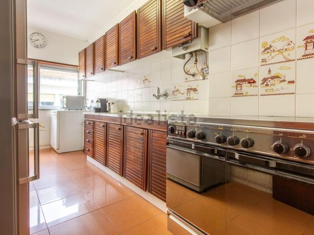 Apartamento alugar em Santo António da Caparica, Almada
