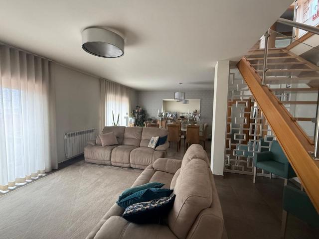 Duplex venda em Canhoso, Biquinha
