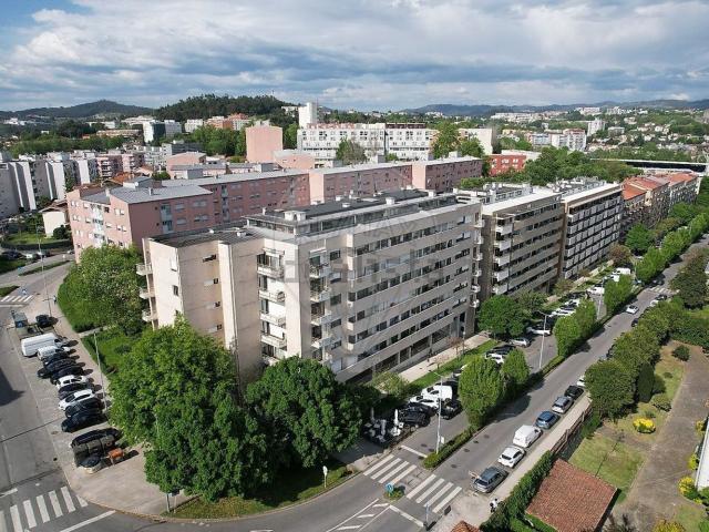 Apartamento alugar em Creixomil, Creixomil