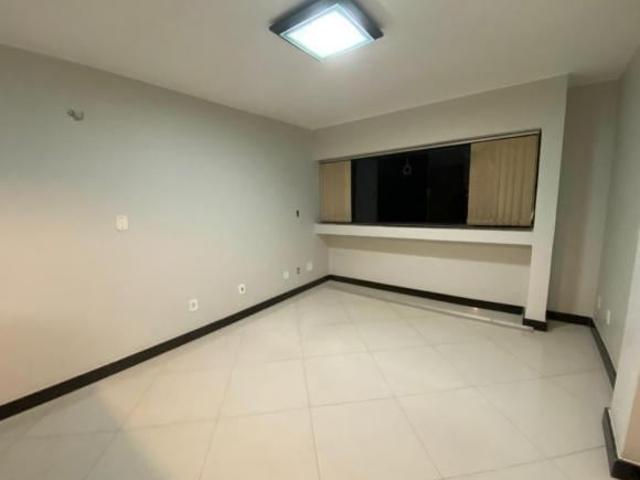 Apartamento venda em Região Geográfica Imediata do Distrito Federal, Região Integrada de Desenvolvimento do Distrito Federal e Entorno