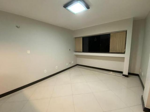 Apartamento venda em Região Geográfica Imediata do Distrito Federal, Região Integrada de Desenvolvimento do Distrito Federal e Entorno