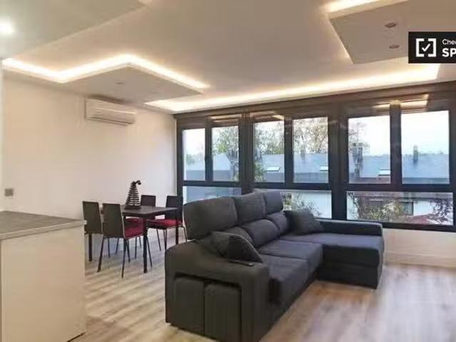 Apartamento en alquiler en Peñagrande, Madrid