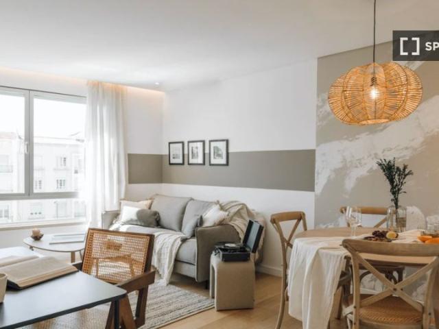 Apartamento alugar em Bairro de São Miguel, Lisboa