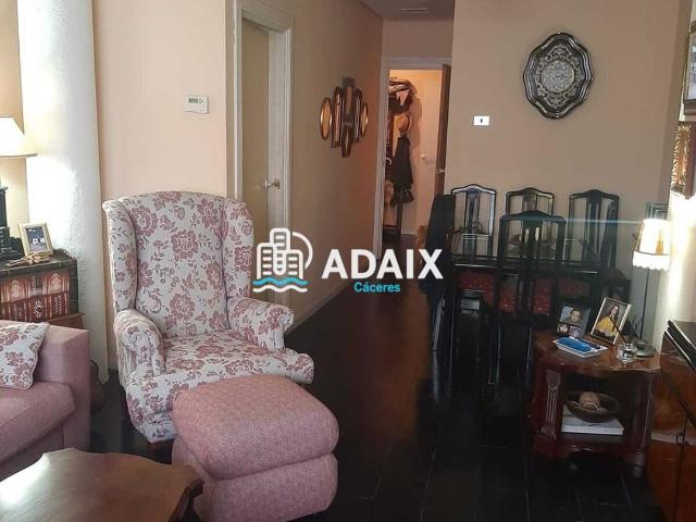 Piso en venta en Cánovas, Cáceres
