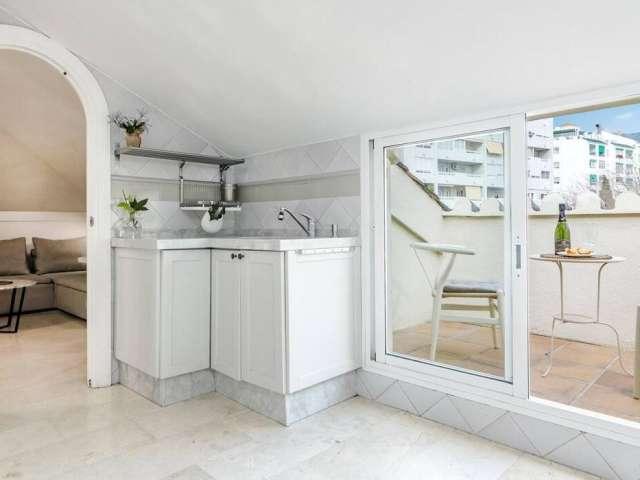Apartamento en alquiler en Artola, Costa del Sol Occidental