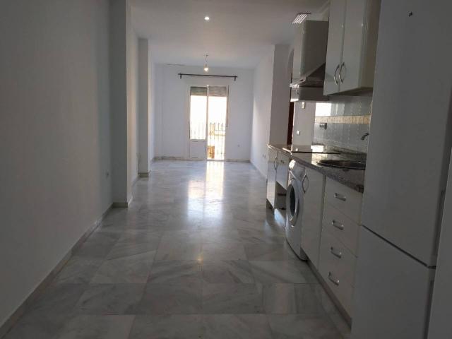 Piso en alquiler en Tomares, Santa Eufemia