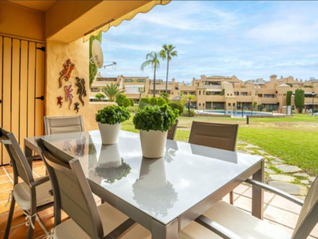 Apartamento en venta en Estepona
