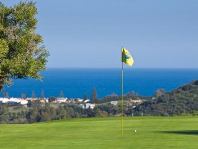Apartamento en venta en Estepona