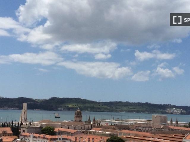 Apartamento alugar em São Francisco Xavier, Lisboa