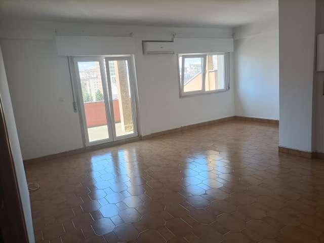 Apartamento alugar em Núcleo Urbano Histórico de Algés, Oeiras
