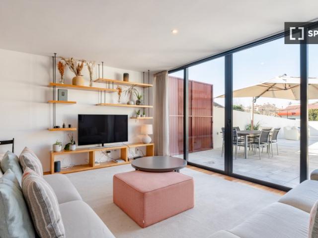 Apartamento alugar em Porto, Lordelo Do Ouro