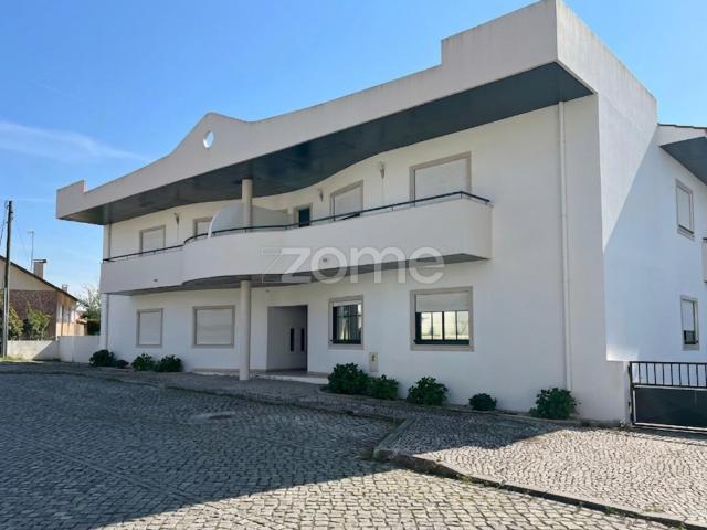 Apartamento venda em Marinha Grande, Leiria