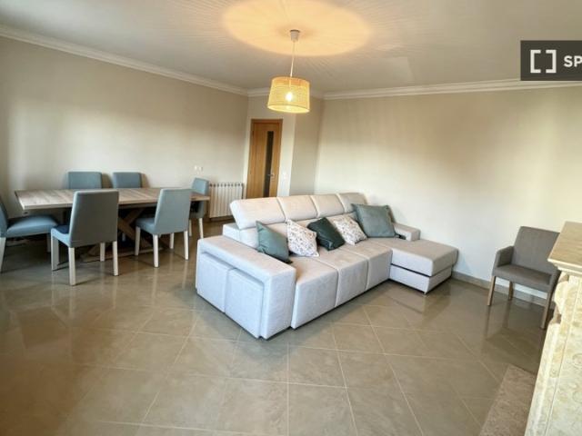 Apartamento alugar em Urbanização Casas do Lago, Amadora