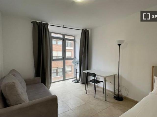 Piso en alquiler en Valencia De Las Torres, Montolivet