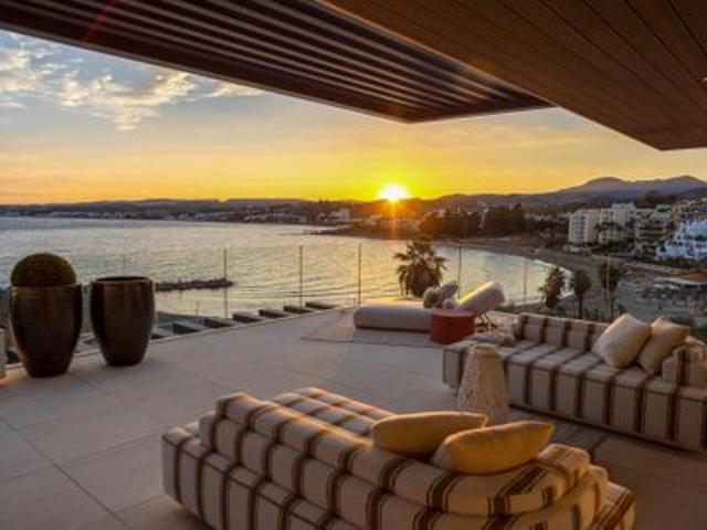 Apartamento en venta en Estepona