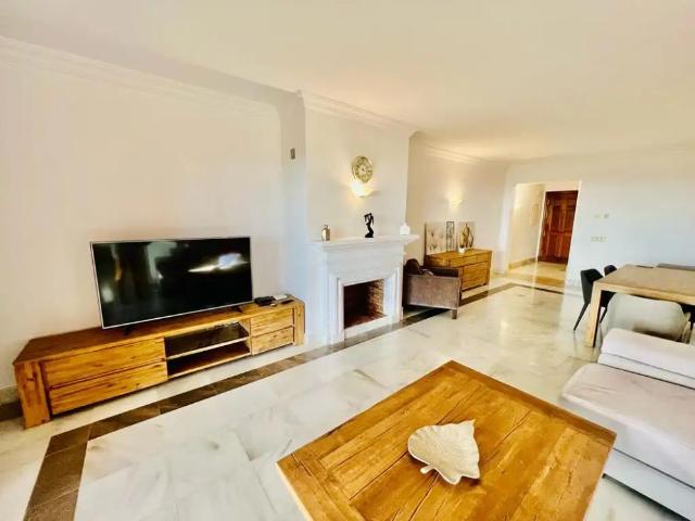 Apartamento en alquiler en Artola, Costa del Sol Occidental