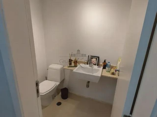 Apartamento venda em Região Imediata de São José dos Campos, Região Metropolitana do Vale do Paraíba e Litoral Norte