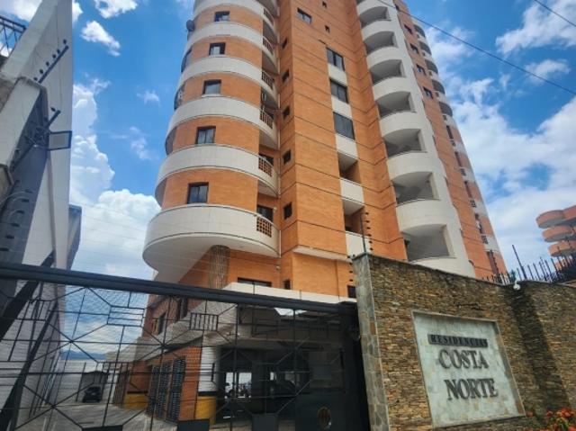 Apartamento en venta en Ciudad Jardín Mañongo, Valencia