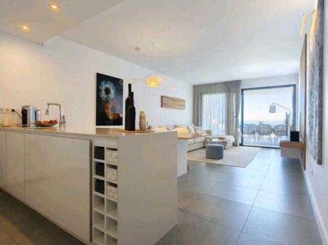 Apartamento en venta en Castillo de la Duquesa, Costa del Sol Occidental