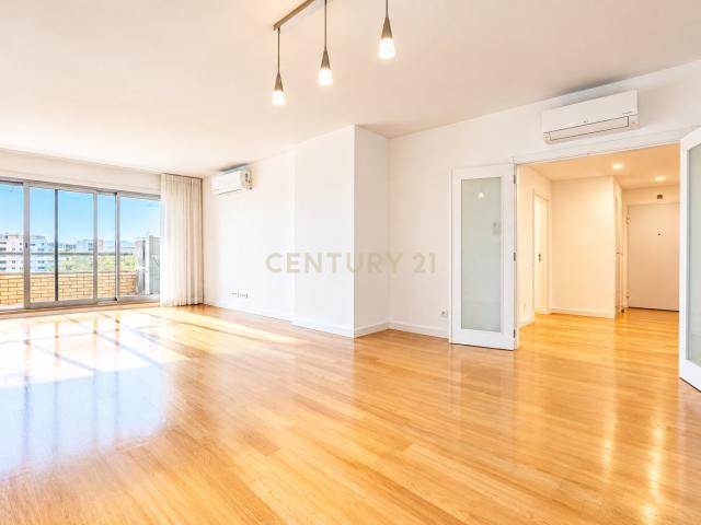Apartamento alugar em Alta de Lisboa, Lisboa