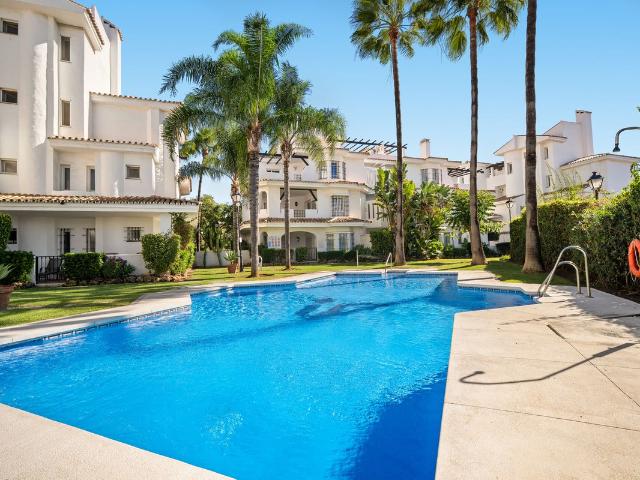 Piso en venta en Nueva Andalucía, Costa del Sol Occidental