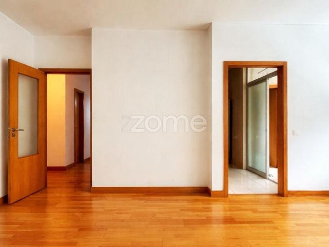 Apartamento venda em Porto
