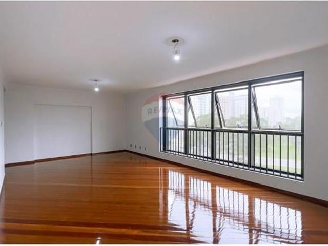 Apartamento venda em Região Geográfica Imediata do Distrito Federal, Região Integrada de Desenvolvimento do Distrito Federal e Entorno