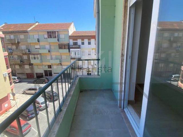Apartamento alugar em Bairro Ferroviário, Barreiro e Lavradio
