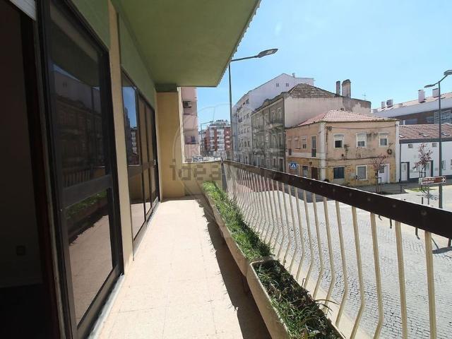 Apartamento alugar em Bairro Ferroviário, Barreiro