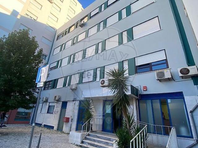Apartamento alugar em Bairro Ferroviário, Barreiro e Lavradio