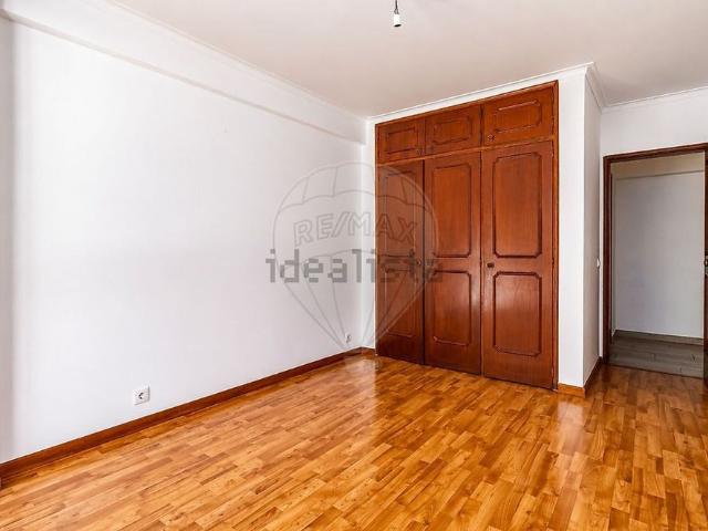 Apartamento alugar em Faro
