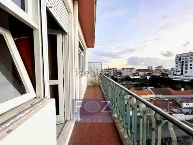 Apartamento alugar em Conjunto Urbano da Ribeira, Porto