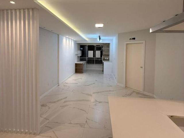 Apartamento venda em Região Geográfica Imediata de Florianópolis, Desterro