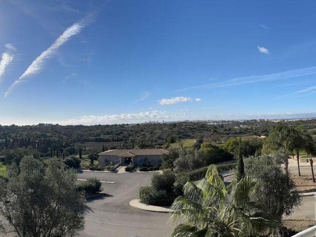 Apartamento venda em Estômbar, Faro