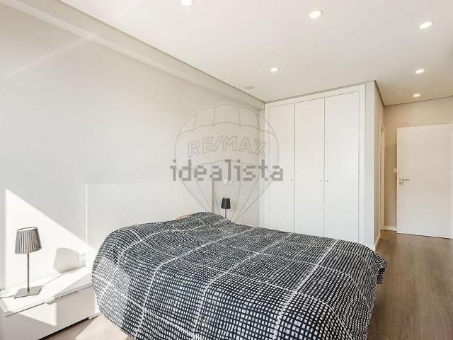 Apartamento alugar em Santiago Dos Velhos, Lisboa