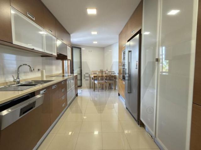 Apartamento alugar em Santiago Dos Velhos, Lisboa