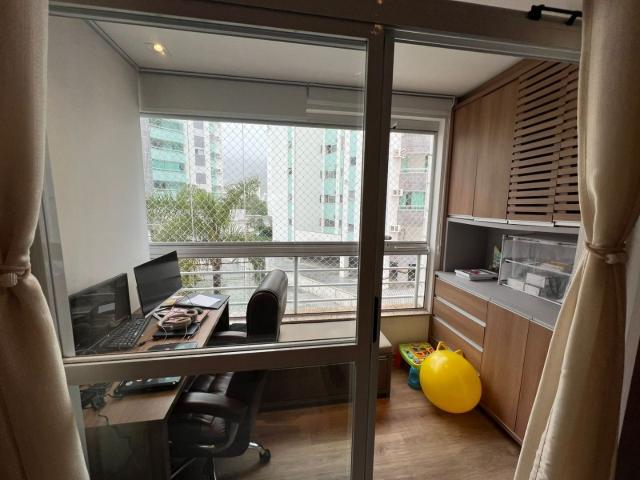 Apartamento venda em Região Geográfica Imediata de Florianópolis, Desterro