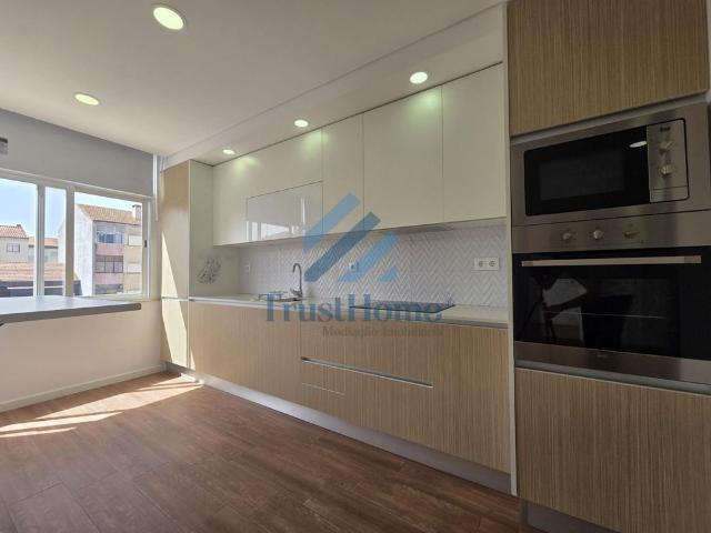 Apartamento alugar em Bairro Ferroviário, Barreiro