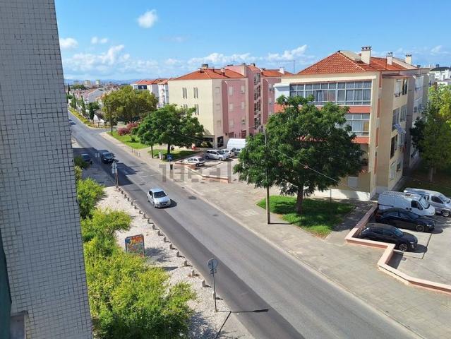 Apartamento alugar em Bairro Ferroviário, Barreiro
