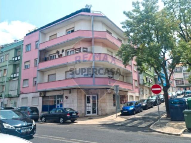 Casa venda em Bairro Janeiro, Amadora