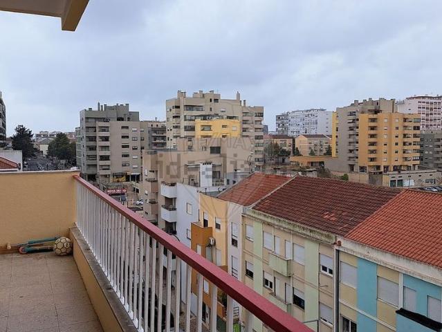 Apartamento alugar em Bairro Ferroviário, Barreiro