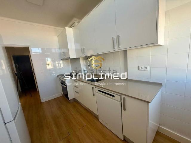Apartamento alugar em Bairro Ferroviário, Barreiro