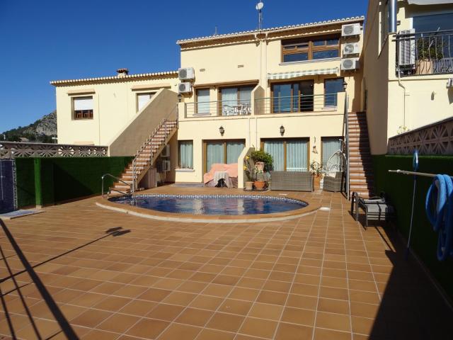Piso en venta en Alcalalí