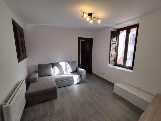 Apartamento en alquiler en Alcalá De Henares, Casco Histórico