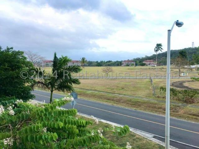 Apartamento en Alquiler en Arraiján Panama Pacifico Panamá 118 m2. 2 hab