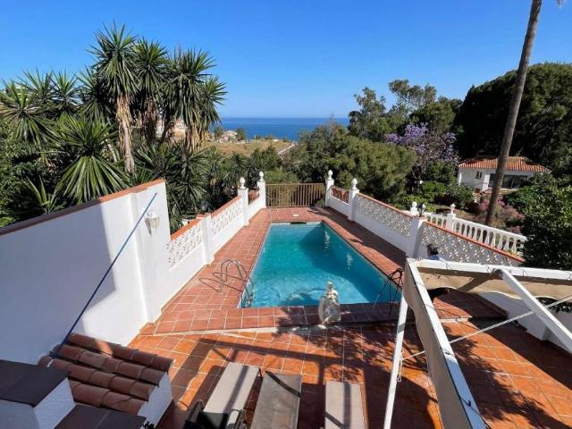 Villa en alquiler en Benalmádena, La Perla-Torremuelle