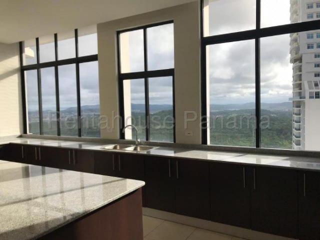 Apartamento en Alquiler en Bisvalles Dos Mares Veraguas 595 m2. 4 hab