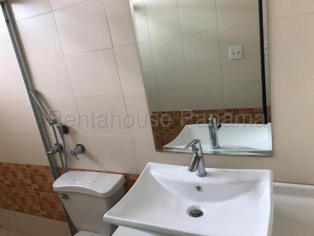 Apartamento en Alquiler en Bisvalles Dos Mares Veraguas 595 m2. 4 hab