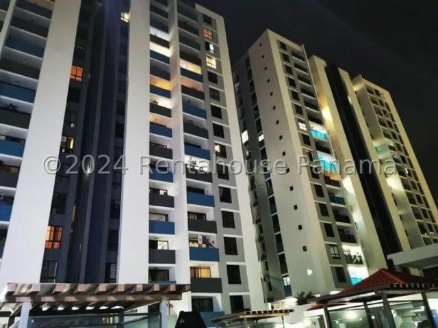 Apartamento en Alquiler en Condado del Rey Los Santos 80 m2. 2 hab