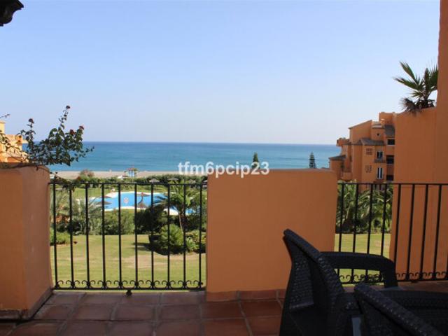 Apartamento en alquiler en Castillo de la Duquesa, Costa del Sol Occidental